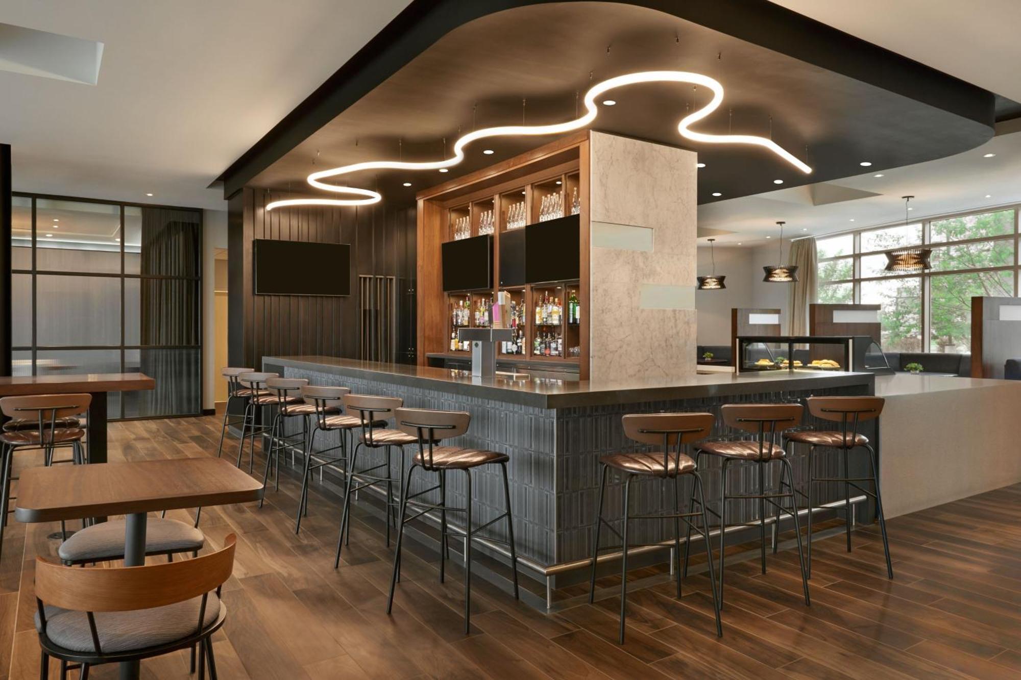 Courtyard By Marriott Airport 4*