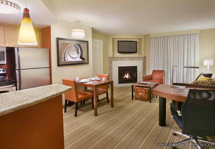 Hotel Courtyard By Marriott Airport Calgary