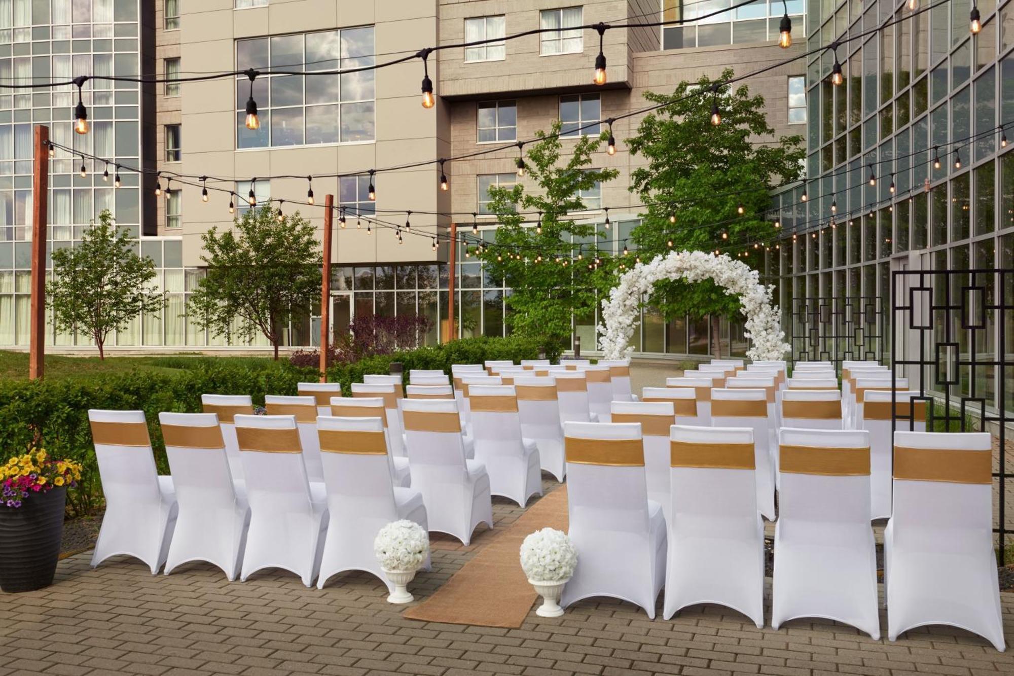 Hotel Courtyard By Marriott Airport Calgary