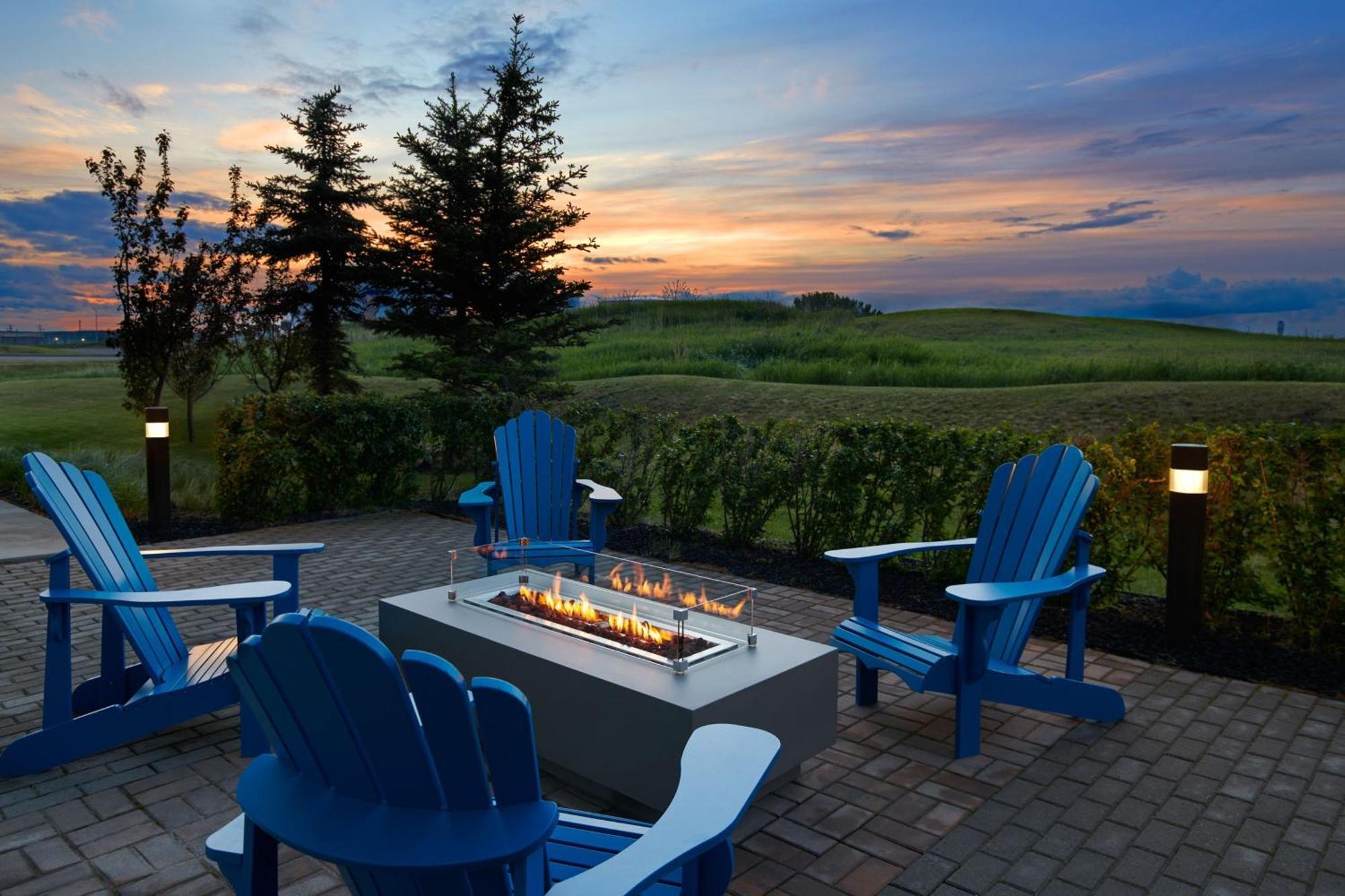 Hotel Courtyard By Marriott Airport 4*