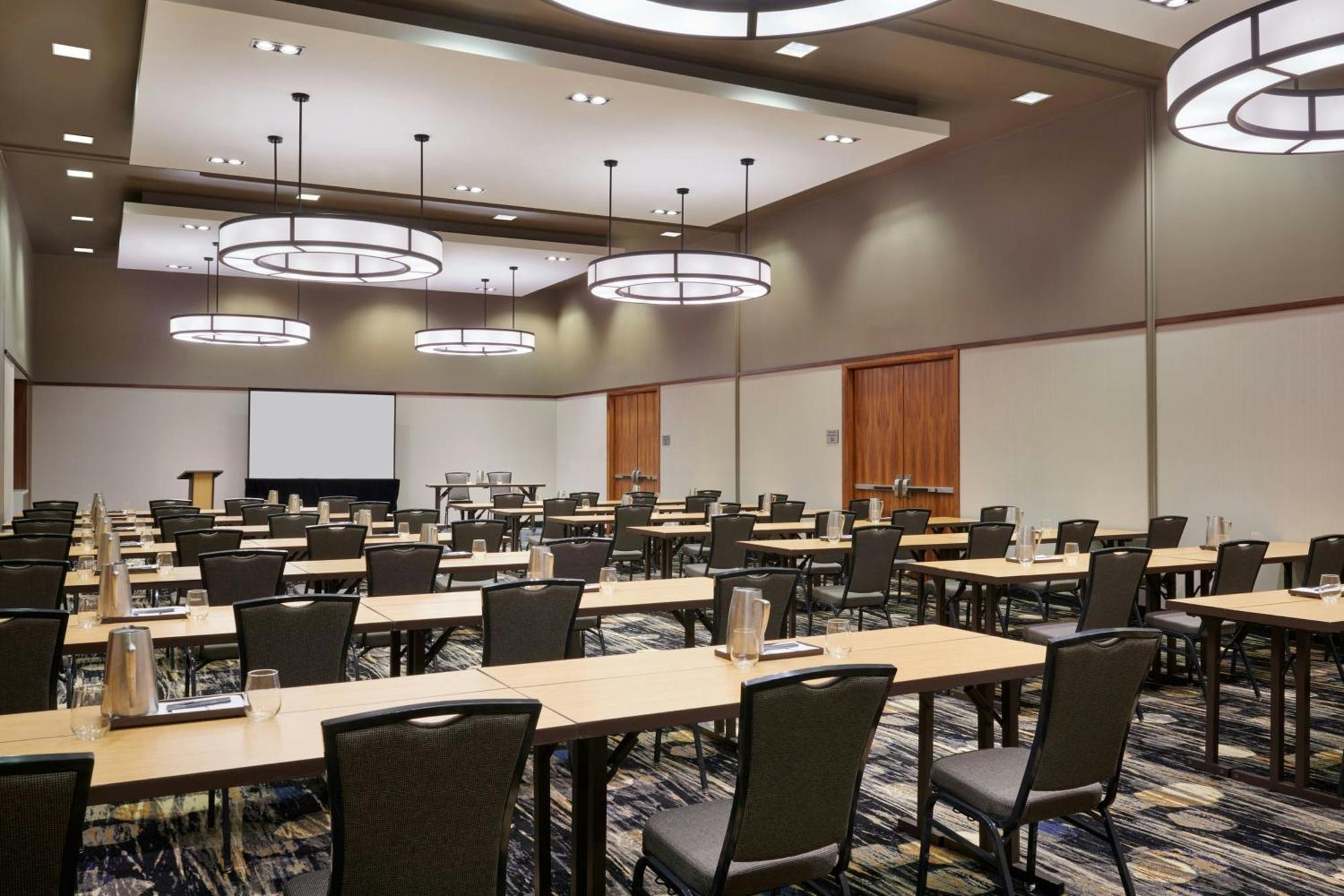 Hotel Courtyard By Marriott Airport Calgary