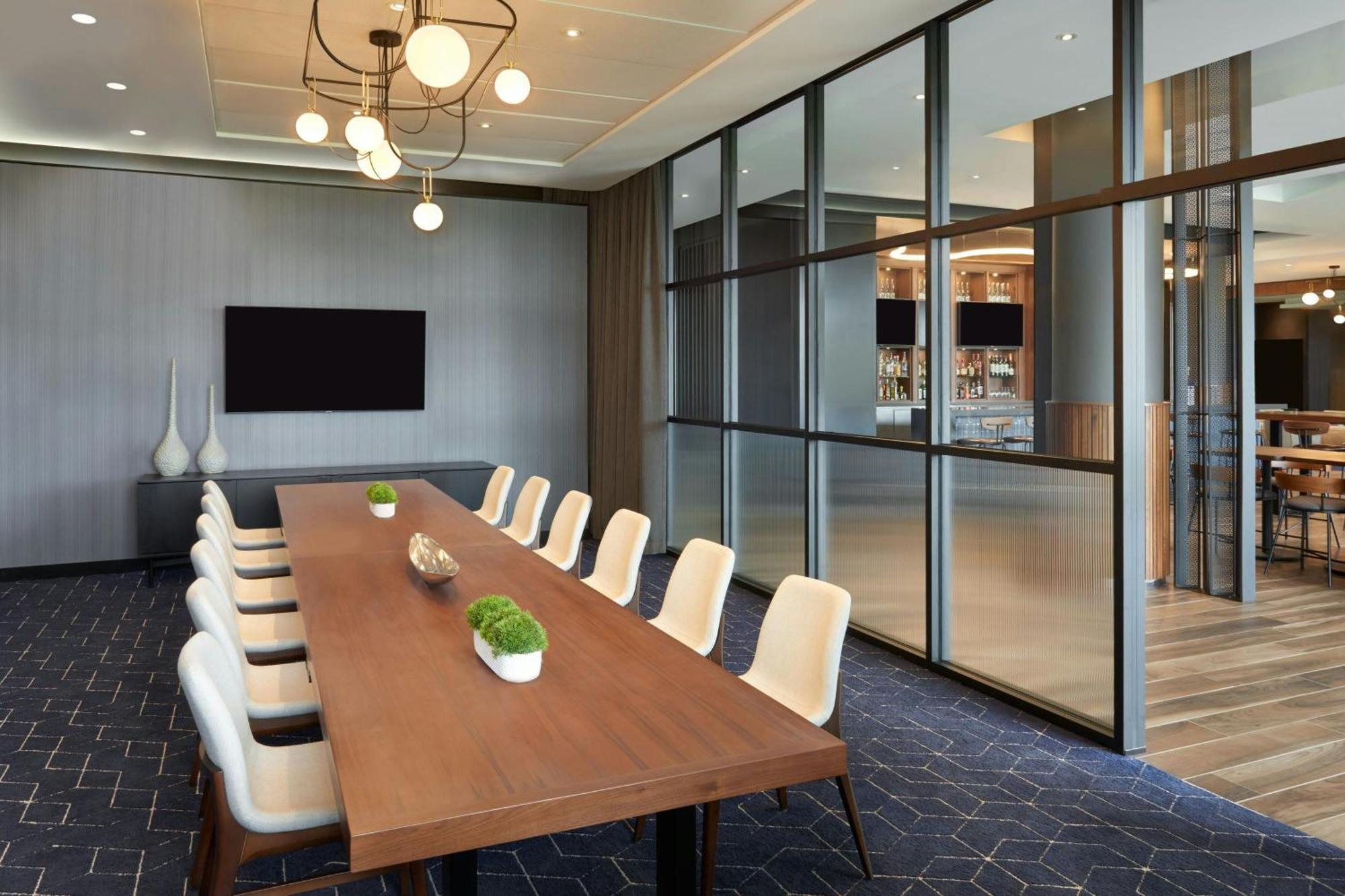 Courtyard By Marriott Airport 4* Calgary