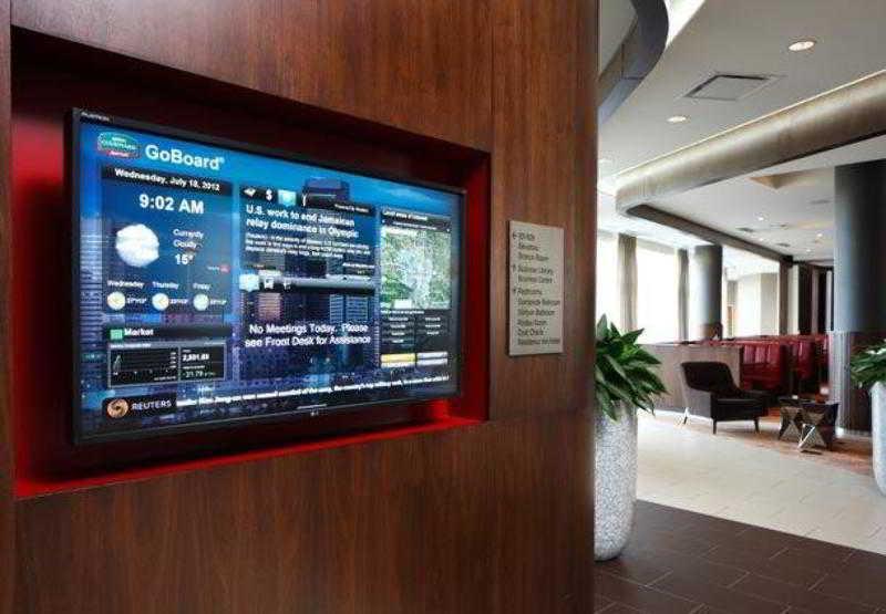 Hotel Courtyard By Marriott Airport