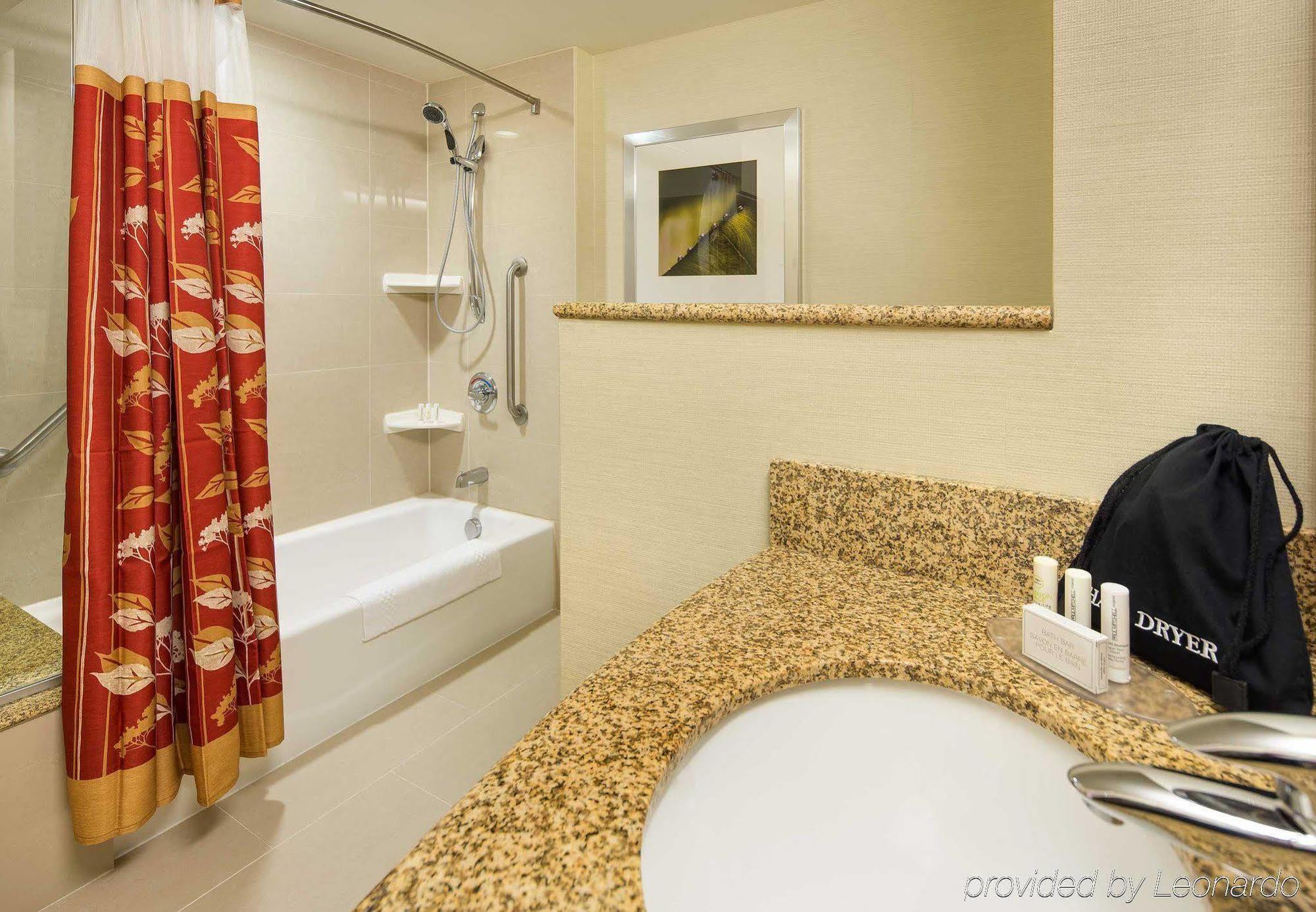 Hotel Courtyard By Marriott Airport Calgary